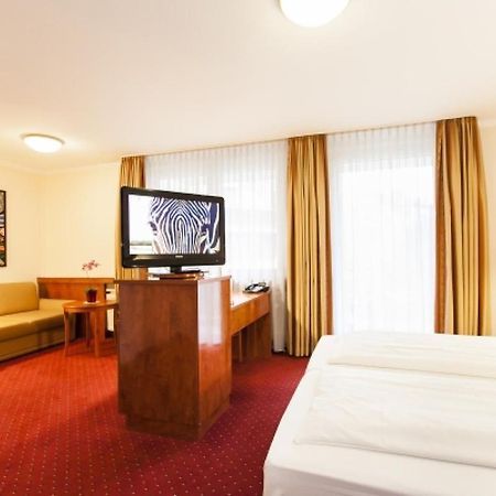 ホテル アム ベルリナー プラツ ランゲンフェルト 部屋 写真